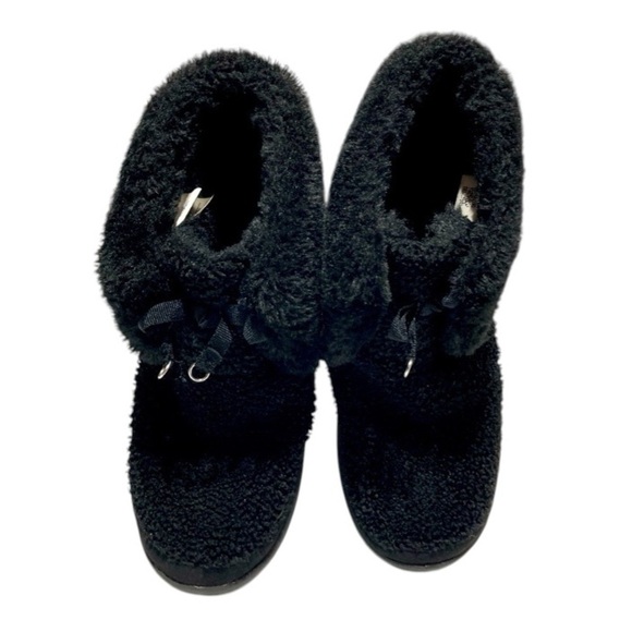 Women’s Toms Fleece Chukka Style Boots - Picture 6 of 9